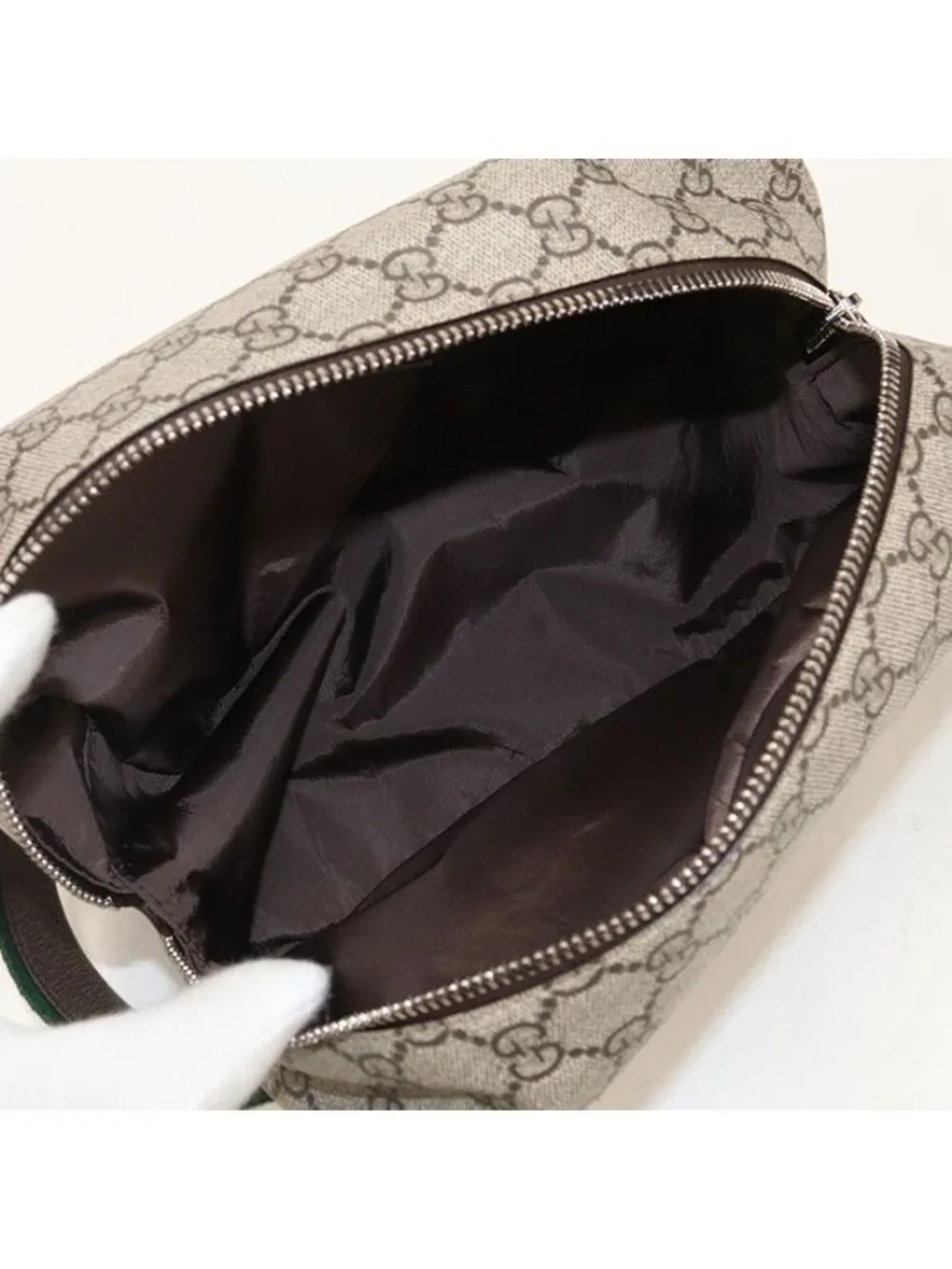 Gucci GG Cosmetic Case Supreme Clutch